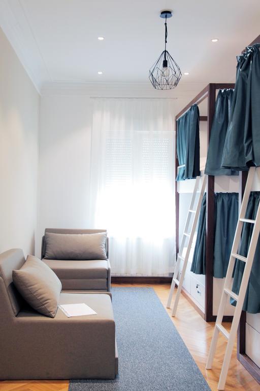 Hostel Karavan Inn Белград Стая снимка